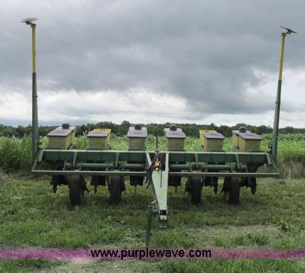 image for item F4958 John Deere 7000 planter