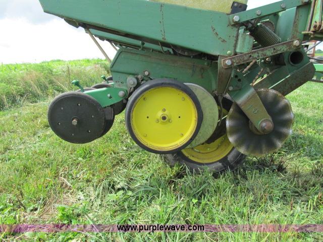 image for item F4958 John Deere 7000 planter