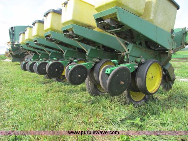 image for item F4958 John Deere 7000 planter