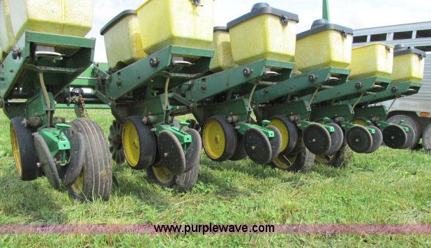 image for item F4958 John Deere 7000 planter
