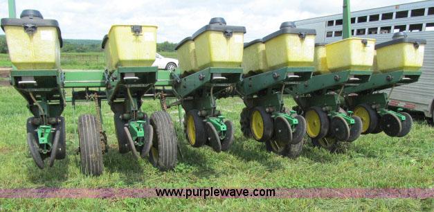 image for item F4958 John Deere 7000 planter