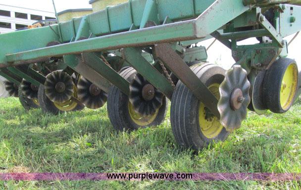 image for item F4958 John Deere 7000 planter