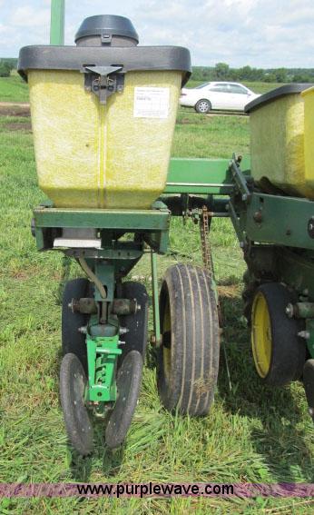 image for item F4958 John Deere 7000 planter
