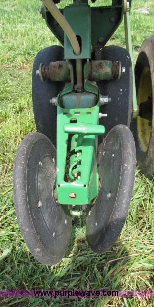 image for item F4958 John Deere 7000 planter