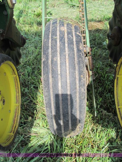 image for item F4958 John Deere 7000 planter