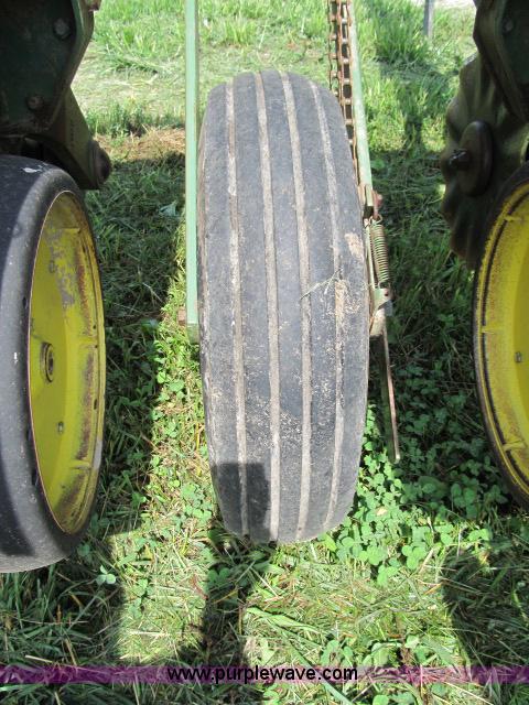 image for item F4958 John Deere 7000 planter