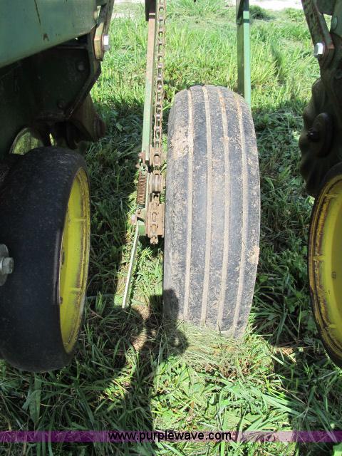 image for item F4958 John Deere 7000 planter