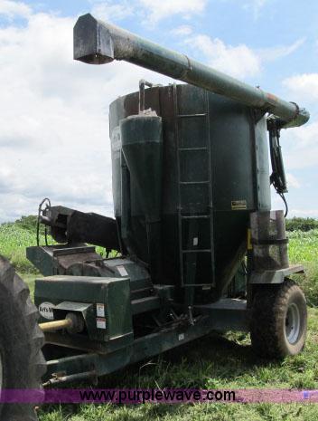 image for item F4959 Arts-Way 5165 grinder mixer