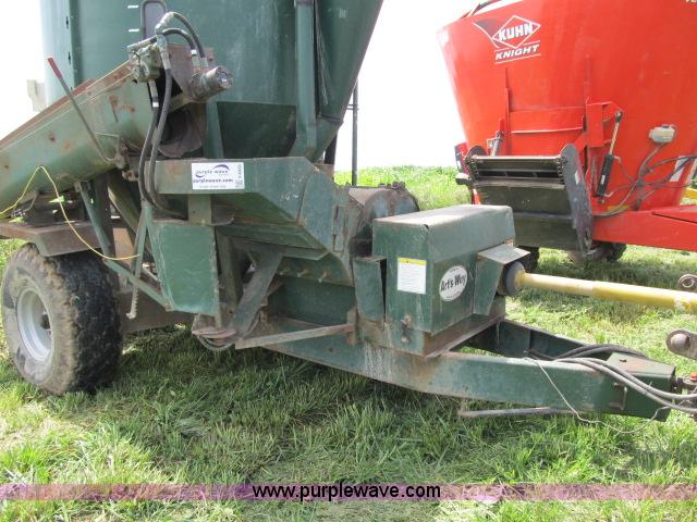 image for item F4959 Arts-Way 5165 grinder mixer