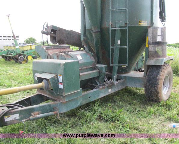 image for item F4959 Arts-Way 5165 grinder mixer