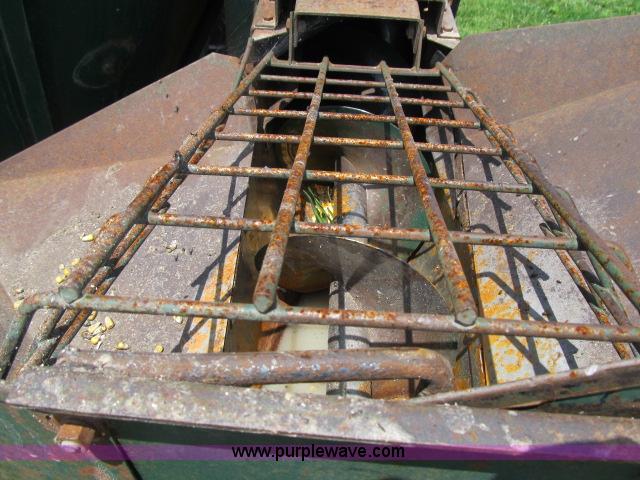 image for item F4959 Arts-Way 5165 grinder mixer