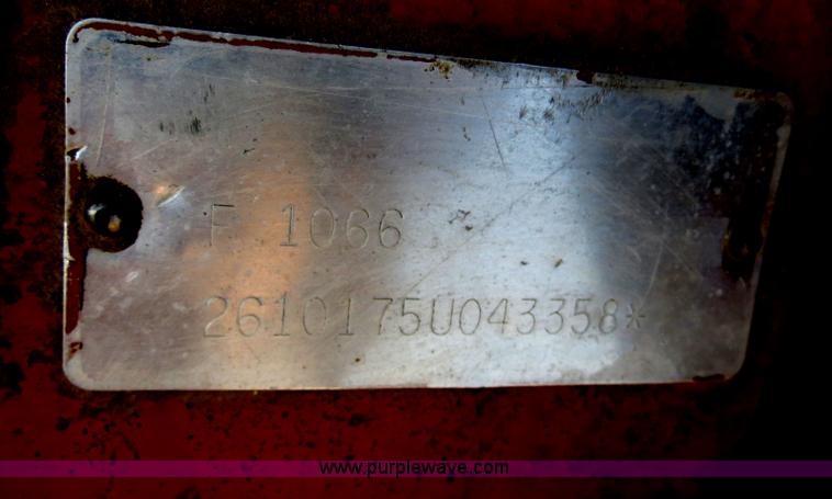 image for item F4960 1974 International 1066 tractor