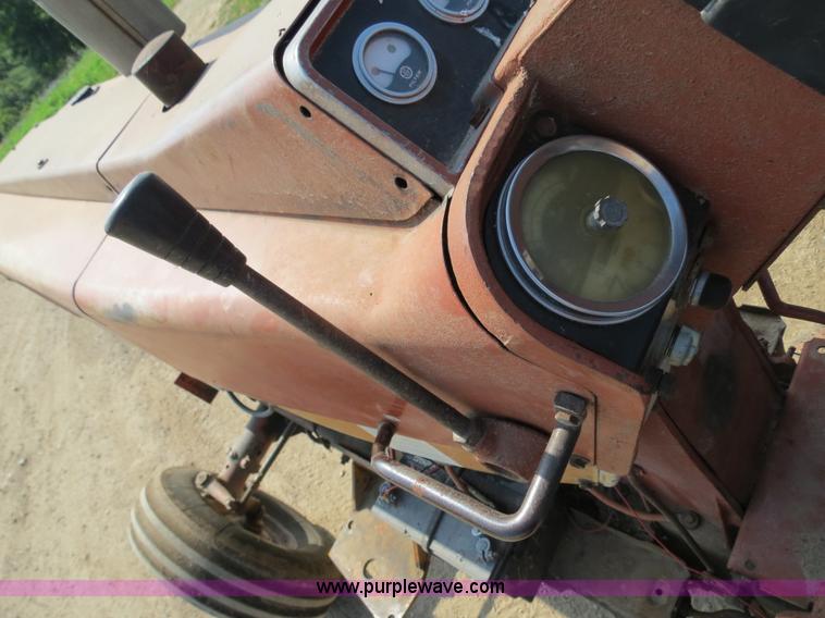 image for item F4960 1974 International 1066 tractor