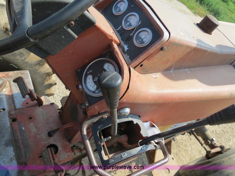 image for item F4960 1974 International 1066 tractor