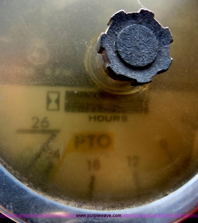 image for item F4960 1974 International 1066 tractor