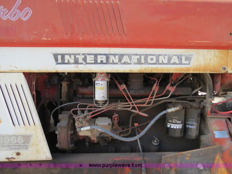 image for item F4960 1974 International 1066 tractor