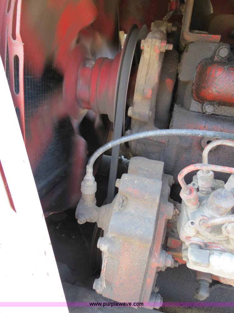 image for item F4960 1974 International 1066 tractor