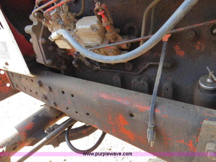 image for item F4960 1974 International 1066 tractor