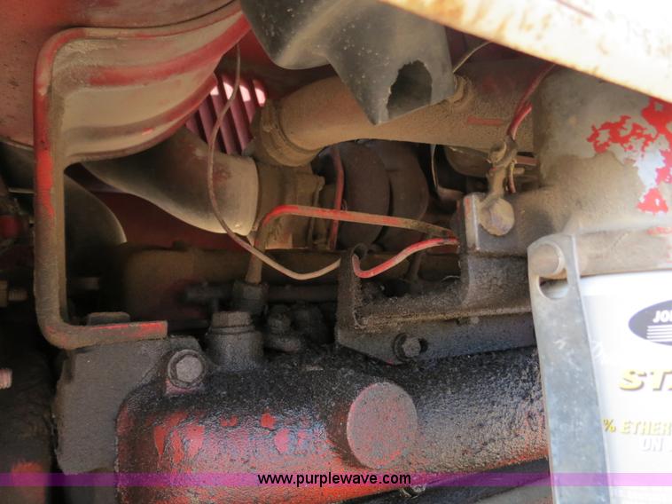 image for item F4960 1974 International 1066 tractor