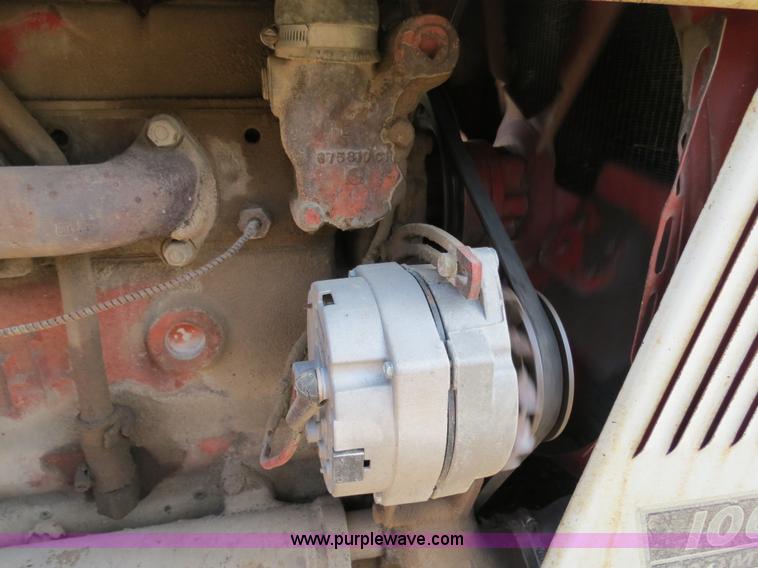 image for item F4960 1974 International 1066 tractor