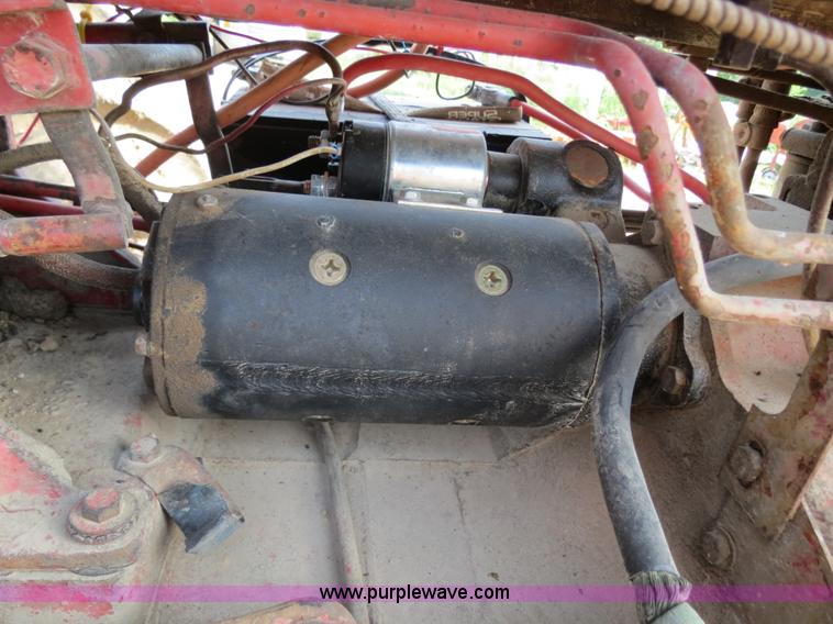 image for item F4960 1974 International 1066 tractor