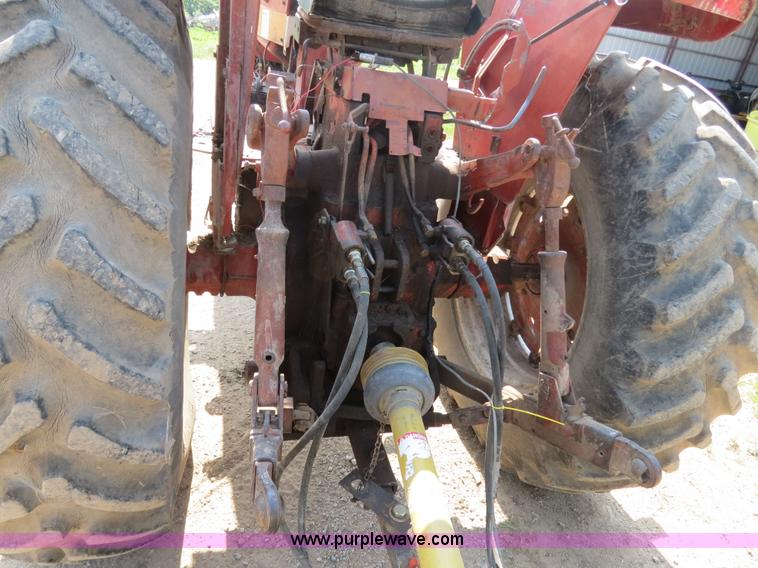 image for item F4960 1974 International 1066 tractor