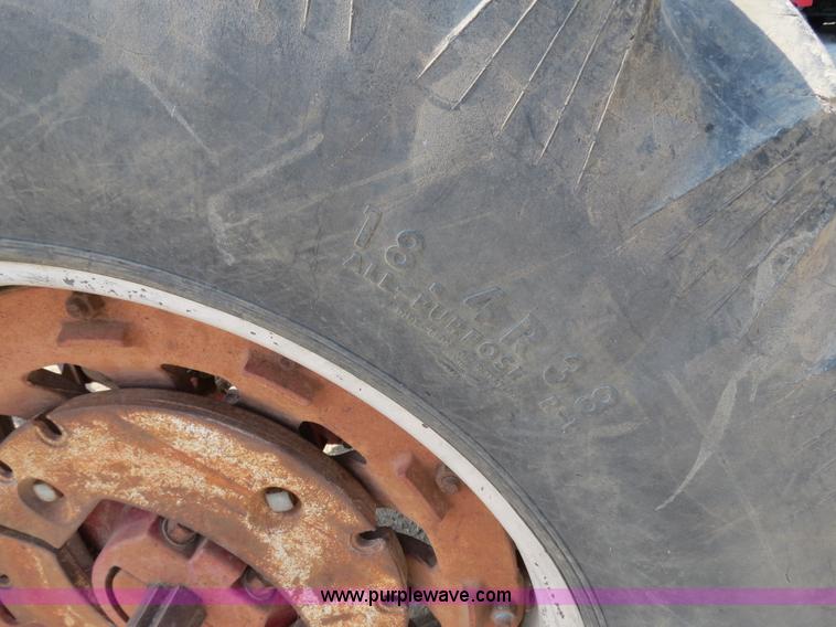 image for item F4960 1974 International 1066 tractor