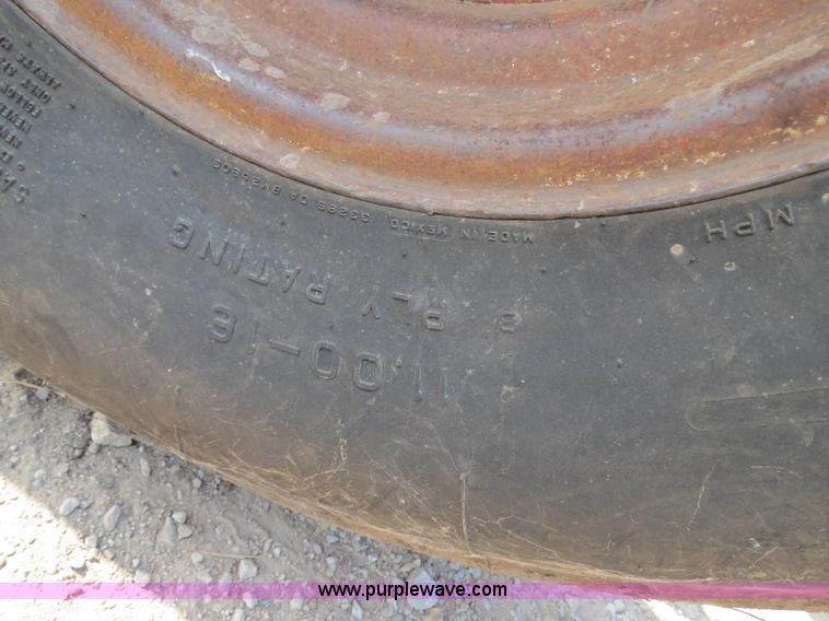 image for item F4960 1974 International 1066 tractor