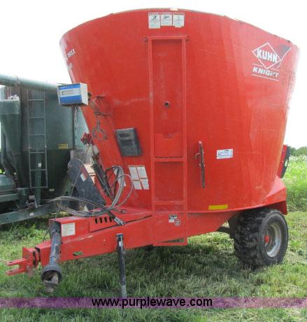 image for item F4961 2012 Kuhn Knight 5143 vertical maxx TMR mixer