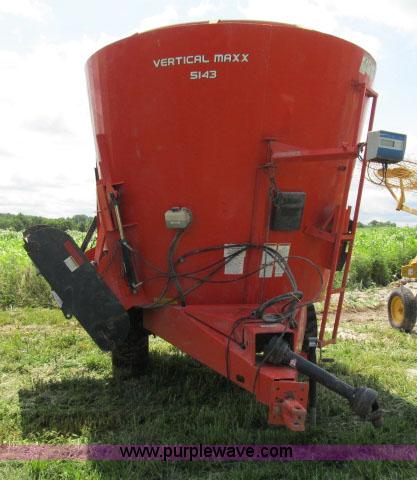 image for item F4961 2012 Kuhn Knight 5143 vertical maxx TMR mixer