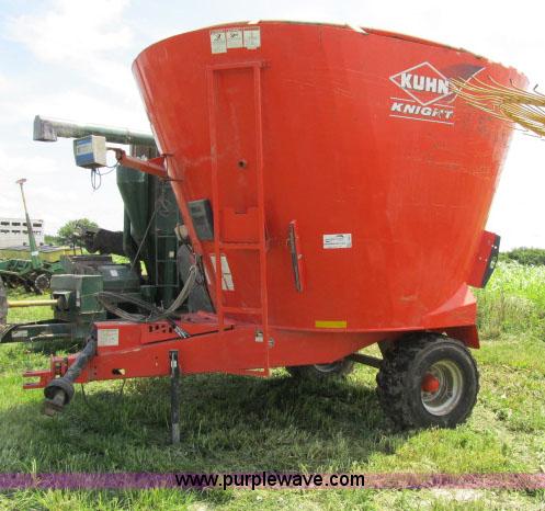 image for item F4961 2012 Kuhn Knight 5143 vertical maxx TMR mixer