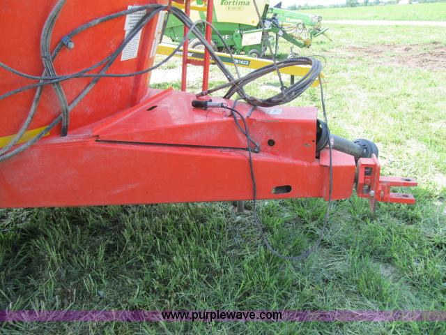 image for item F4961 2012 Kuhn Knight 5143 vertical maxx TMR mixer