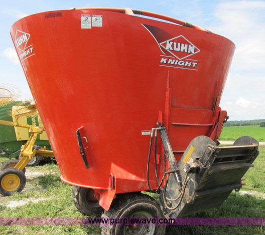 image for item F4961 2012 Kuhn Knight 5143 vertical maxx TMR mixer