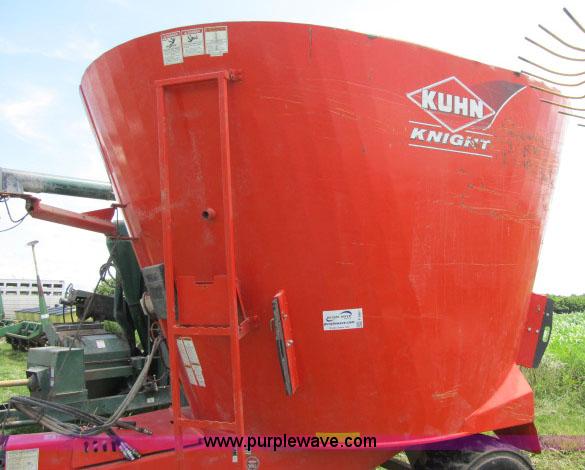 image for item F4961 2012 Kuhn Knight 5143 vertical maxx TMR mixer