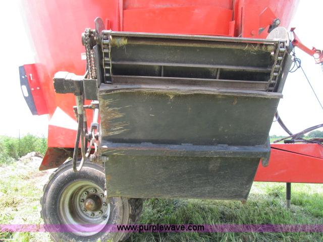 image for item F4961 2012 Kuhn Knight 5143 vertical maxx TMR mixer