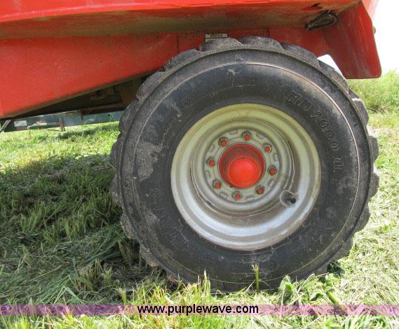 image for item F4961 2012 Kuhn Knight 5143 vertical maxx TMR mixer