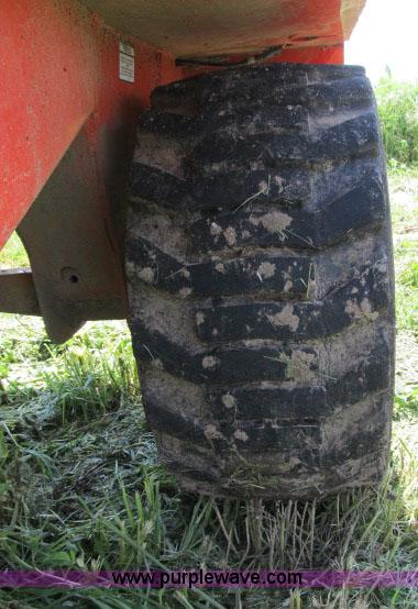 image for item F4961 2012 Kuhn Knight 5143 vertical maxx TMR mixer