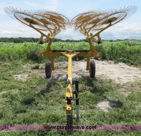 image for item F4962 2012 Vermeer VR1022 10 wheel hay rake