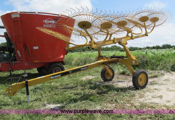 image for item F4962 2012 Vermeer VR1022 10 wheel hay rake
