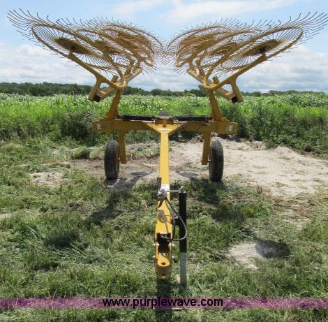 image for item F4962 2012 Vermeer VR1022 10 wheel hay rake