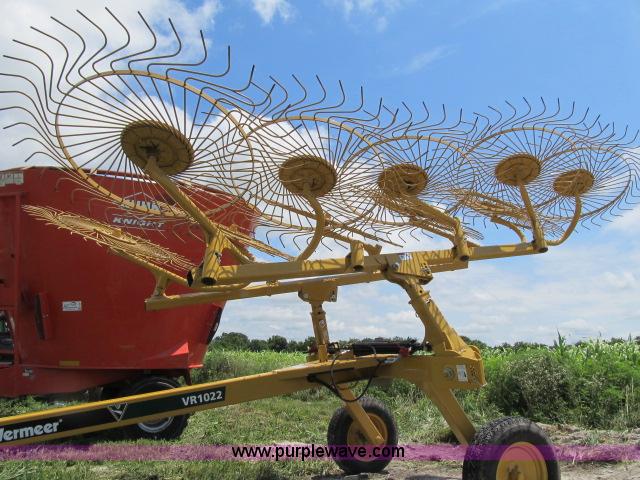 image for item F4962 2012 Vermeer VR1022 10 wheel hay rake