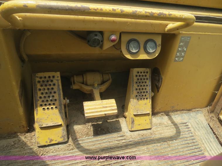 image for item F4967 1991 Caterpillar 953 track loader