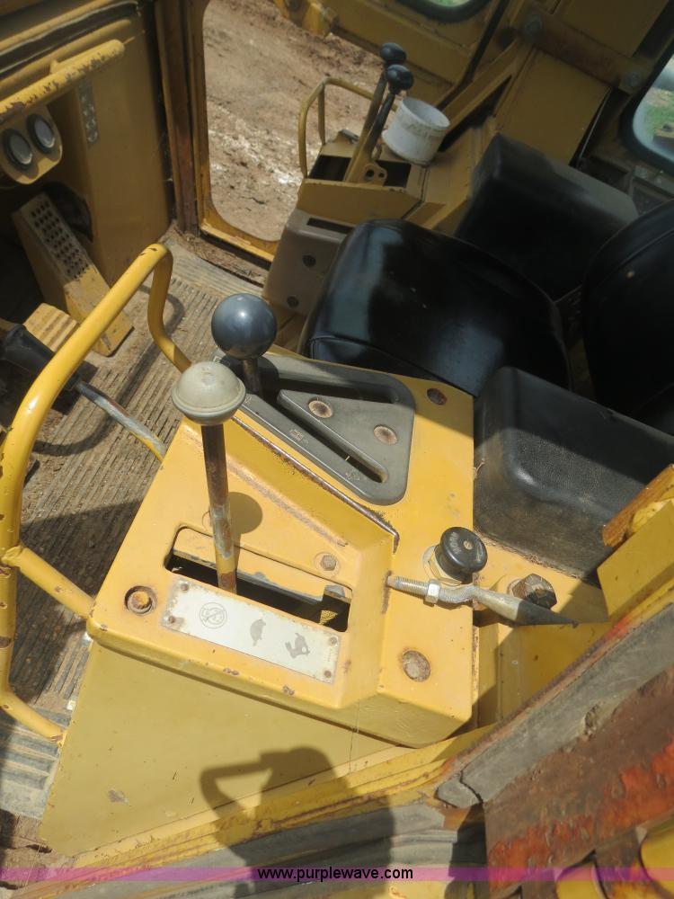 image for item F4967 1991 Caterpillar 953 track loader