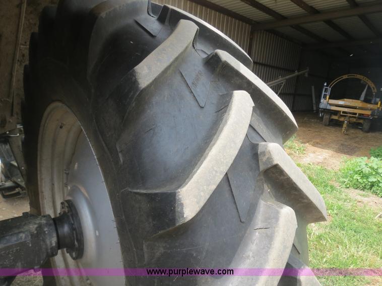 image for item F4970 2011 Case IH Maxxum 125 MFWD tractor