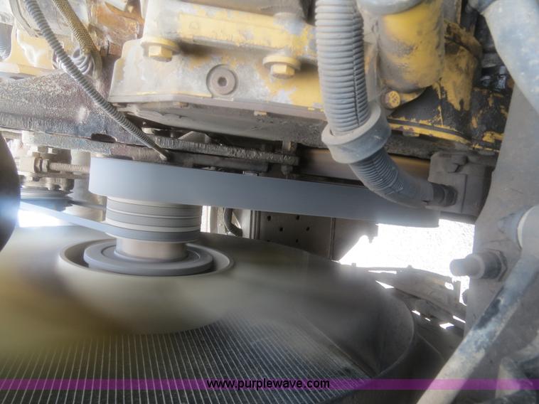 image for item H2914 1998 Ford AT9513 Aeromax 113 semi truck