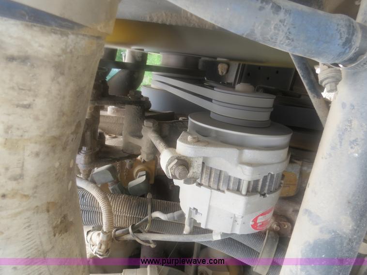 image for item H2914 1998 Ford AT9513 Aeromax 113 semi truck