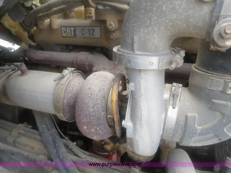 image for item H2914 1998 Ford AT9513 Aeromax 113 semi truck