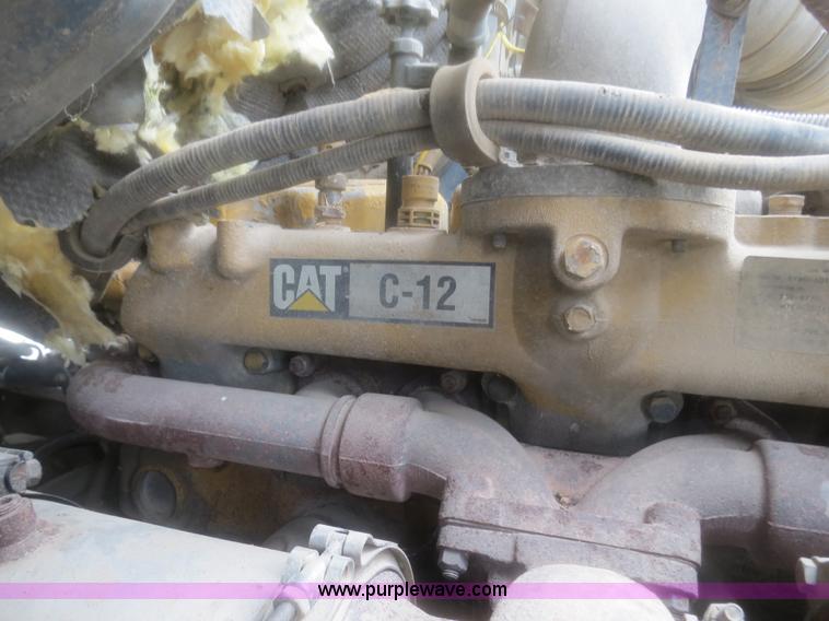 image for item H2914 1998 Ford AT9513 Aeromax 113 semi truck