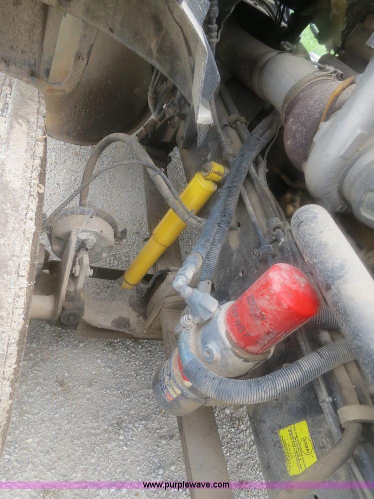 image for item H2914 1998 Ford AT9513 Aeromax 113 semi truck