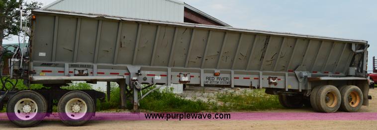 image for item H2915 2000 Red River HVLB237 live bottom trailer